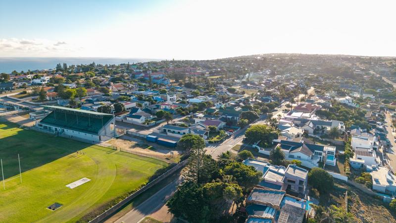 4 Bedroom Property for Sale in Linkside Western Cape